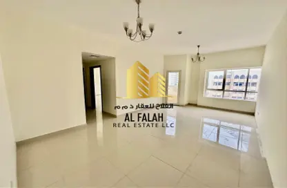 شقة - 2 غرف نوم - 2 حمامات للايجار في شارع زايد بن اسلم - أبو شغارة - الشارقة