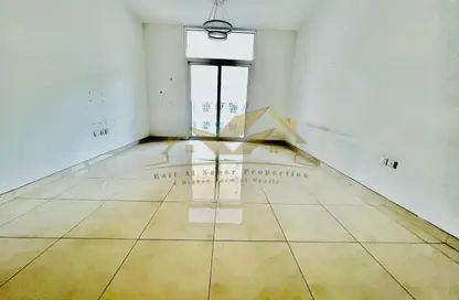 شقة - غرفة نوم - 2 حمامات للايجار في جميرا جاردن سيتي - السطوة - دبي