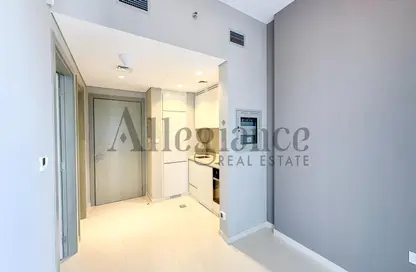 صورة لـ مطبخ شقة - غرفة نوم - 1 حمام للايجار في برج زادا - الخليج التجاري - دبي ، صورة رقم 1