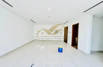 Apartment - 1 Bedroom - 2 Bathrooms for rent in Jumeirah Garden City - Al Satwa - Dubai