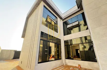 Villa - 4 Bedrooms - 6 Bathrooms for rent in Al Aweer 1 - Al Aweer - Dubai