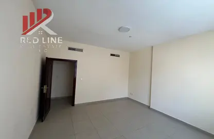 Apartment - 2 Bedrooms - 2 Bathrooms for rent in Al Khan - Sharjah