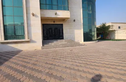 Villa - 5 Bedrooms - 6 Bathrooms for rent in Al Barsha South 1 - Al Barsha South - Al Barsha - Dubai
