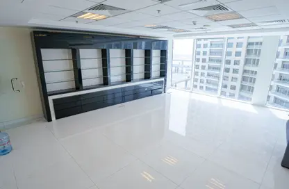 Office Space - Studio for rent in Crystal Tower - Business Bay - Dubai