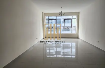 شقة - 2 غرف نوم - 3 حمامات للايجار في برج صحارى 3 - مجمع صحارى - النهدة - الشارقة