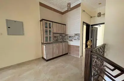 Kitchen image for: Villa - 5 Bedrooms - 7 Bathrooms for rent in Al Rawda - Ajman, Image 1