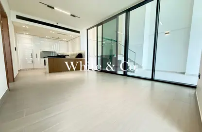 شقة - 2 غرف نوم - 3 حمامات للايجار في بن غاطي أزور - قرية الجميرا سركل - دبي