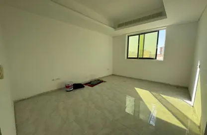 Apartment - 4 Bedrooms - 5 Bathrooms for rent in Shakhbout City - Abu Dhabi
