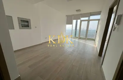 Apartment - 1 Bedroom - 2 Bathrooms for rent in Bloom Towers B - Bloom Towers - Jumeirah Village Circle - Dubai