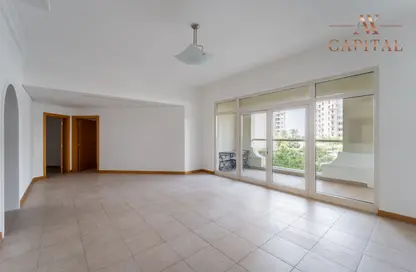 Apartment - 2 Bedrooms - 3 Bathrooms for sale in Shoreline Apartments - Palm Jumeirah - Dubai