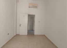 صورةغرفة فارغة لـ: سكن عمال - 1 حمام للكراء في مجمع دبي للإستثمار - دبي, صورة 1