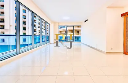 Apartment - 3 Bedrooms - 3 Bathrooms for rent in Silver Sands 2 - Mankhool - Bur Dubai - Dubai
