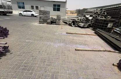 Warehouse - Studio - 5 Bathrooms for rent in Umm Al Thuoob - Umm Al Quwain