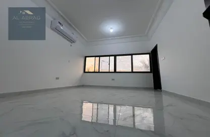Apartment - 1 Bathroom for rent in Al Wahda Street - Al Wahda - Abu Dhabi
