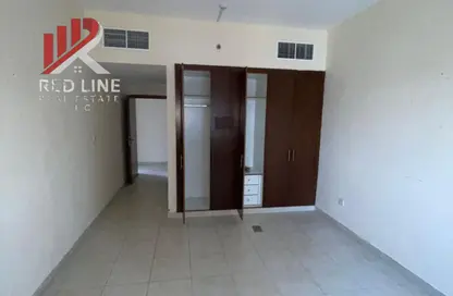 Apartment - 3 Bedrooms - 3 Bathrooms for rent in Al Khan - Sharjah