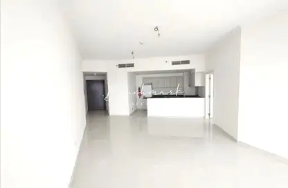 Empty Room image for: Apartment - 1 Bedroom - 2 Bathrooms for sale in Carson C - Carson - DAMAC Hills - Dubai, Image 1