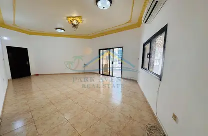 Apartment - 1 Bathroom for rent in Al Wahda - Abu Dhabi