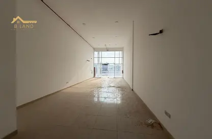 متجر - استوديو للايجار في المنطقة الصناعية رقم 12 - المنطقة الصناعية بالشارقة - الشارقة