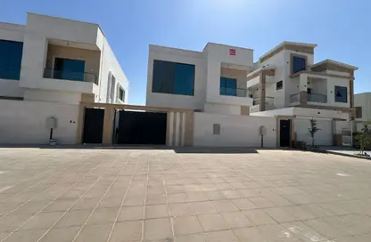 Villa - 5 Bedrooms - 6 Bathrooms for sale in Al Yasmeen 1 - Al Yasmeen - Ajman