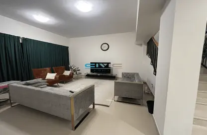 Villa - 4 Bedrooms - 5 Bathrooms for rent in Nad Al Sheba 3 - Nad Al Sheba - Dubai