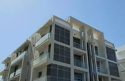 عمارة بالكامل - 8 غرف نوم - 8 حمامات للبيع في بناء النباعة - النبعة - الشرق - الشارقة
