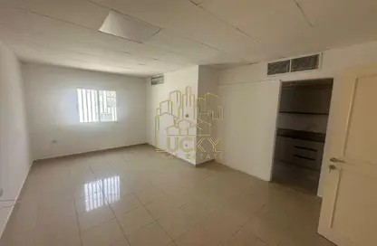 Apartment - 1 Bedroom - 2 Bathrooms for rent in Falaknaz Building 3 - Al Karama - Dubai