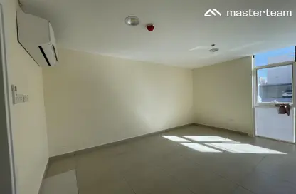Empty Room image for: Apartment - 1 Bathroom for rent in Shiebat Al Oud - Asharej - Al Ain, Image 1