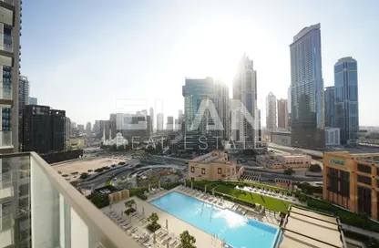 صورة لـ حوض سباحة شقة - 2 غرف نوم - 2 حمامات للايجار في برج التاج - دبي وسط المدينة - دبي ، صورة رقم 1