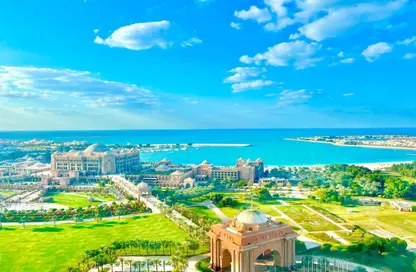 Apartment - 2 Bedrooms - 3 Bathrooms for rent in Etihad Towers - Corniche Road - Abu Dhabi