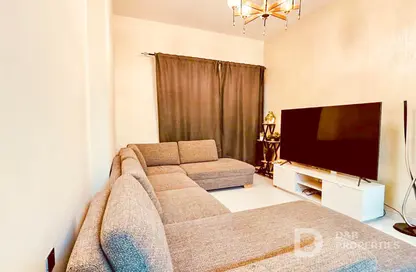 شقة - 2 غرف نوم - 3 حمامات للايجار في لاونز من دانوب بلوك 3 - لاونز لدانوب - المدينة العالمية - دبي