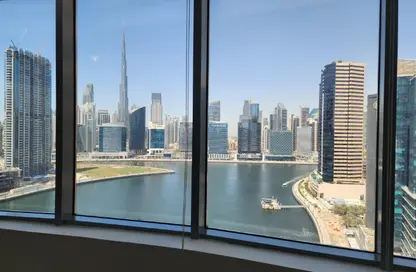مكتب - استوديو - 3 حمامات للايجار في أبراج داماك - الخليج التجاري - دبي