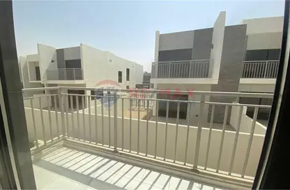Balcony image for: Villa - 3 Bedrooms - 4 Bathrooms for rent in Aurum Villas - Aster - Damac Hills 2 - Dubai, Image 1