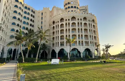 Apartment - 1 Bedroom - 2 Bathrooms for rent in Al Hamra Palace Beach Resort - Al Hamra Village - Ras Al Khaimah