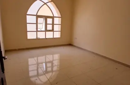 شقة - 2 غرف نوم - 2 حمامات للايجار في الجيمي - العين