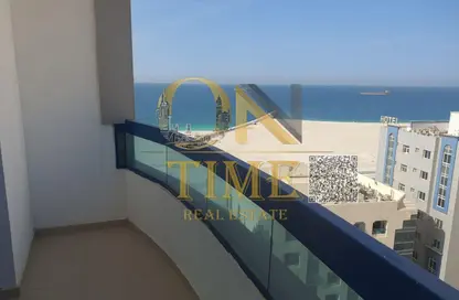 شقة - 2 غرف نوم - 2 حمامات للايجار في مساكن كورنيش عجمان - طريق كورنيش عجمان - عجمان