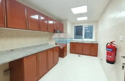 Apartment - 2 Bedrooms - 3 Bathrooms for rent in Shabiya - Mussafah - Abu Dhabi