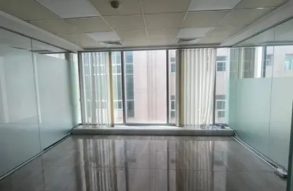 Office Space - Studio - 1 Bathroom for rent in Al Karama - Dubai
