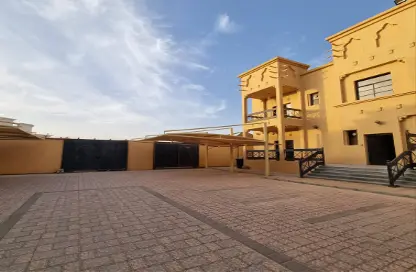 فيلا - 5 غرف نوم - 6 حمامات للايجار في البطين - العين