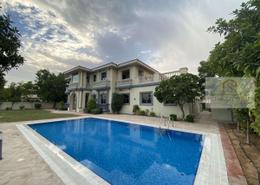 Pool image for: Villa - 6 bedrooms - 7 bathrooms for rent in Signature Villas Frond M - Signature Villas - Palm Jumeirah - Dubai, Image 1