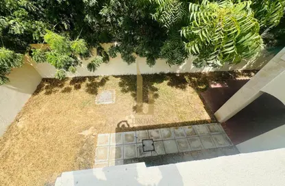 Villa - 5 Bedrooms - 5 Bathrooms for rent in Jumeirah 1 Villas - Jumeirah 1 - Jumeirah - Dubai