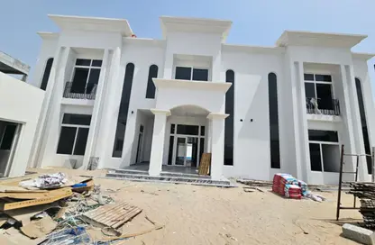 Villa - 6 Bedrooms - 7+ Bathrooms for rent in Nad Al Sheba 1 - Nad Al Sheba - Dubai