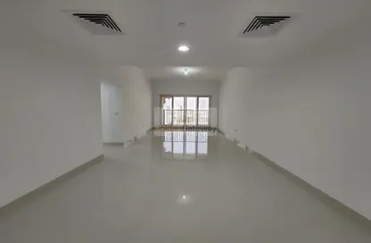 شقة - 2 غرف نوم - 3 حمامات للبيع في طراز عربي - مساكن القناه المائية - مدينة دبي الرياضية - دبي