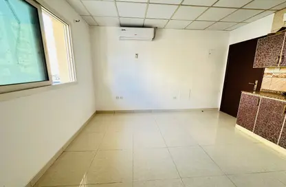 Apartment - Studio - 1 Bathroom for rent in Fire Station Road - Muwaileh - Sharjah