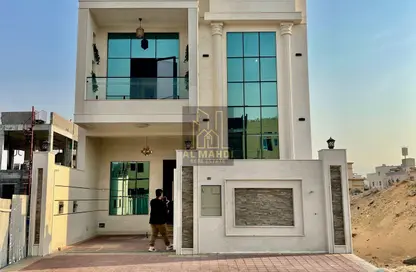Villa - 5 Bedrooms - 7 Bathrooms for sale in Al Yasmeen 1 - Al Yasmeen - Ajman
