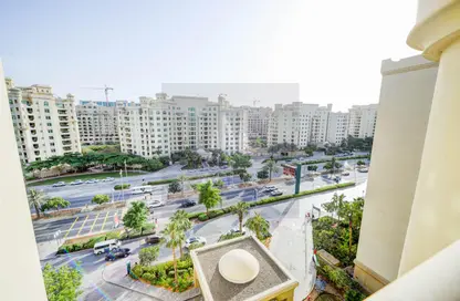 Apartment - 2 Bedrooms - 2 Bathrooms for rent in Al Sultana - Shoreline Apartments - Palm Jumeirah - Dubai