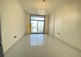 صورةغرفة فارغة لـ: Studio - 1 حمام للكراء في إيلز من دانوب - ارجان - دبي, صورة 1