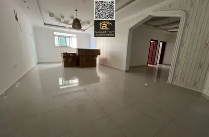 Apartment - 4 Bedrooms - 3 Bathrooms for rent in Al Jurf 2 - Al Jurf - Ajman Downtown - Ajman