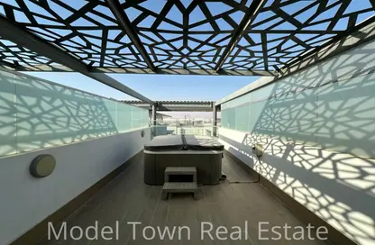 Apartment - 2 Bedrooms - 2 Bathrooms for rent in Oasis 1 - Oasis Residences - Masdar City - Abu Dhabi