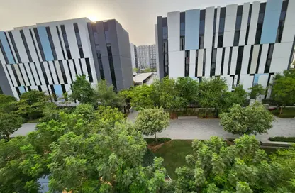 شقة - غرفة نوم - 2 حمامات للايجار في إيست فييليدج - الجادة - الشارقة