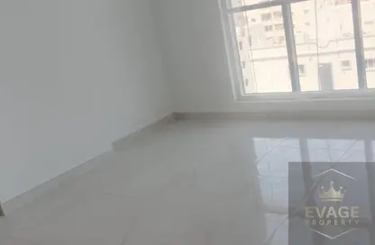 شقة - 2 غرف نوم - 2 حمامات للايجار في برج الكورنيش - طريق كورنيش عجمان - عجمان